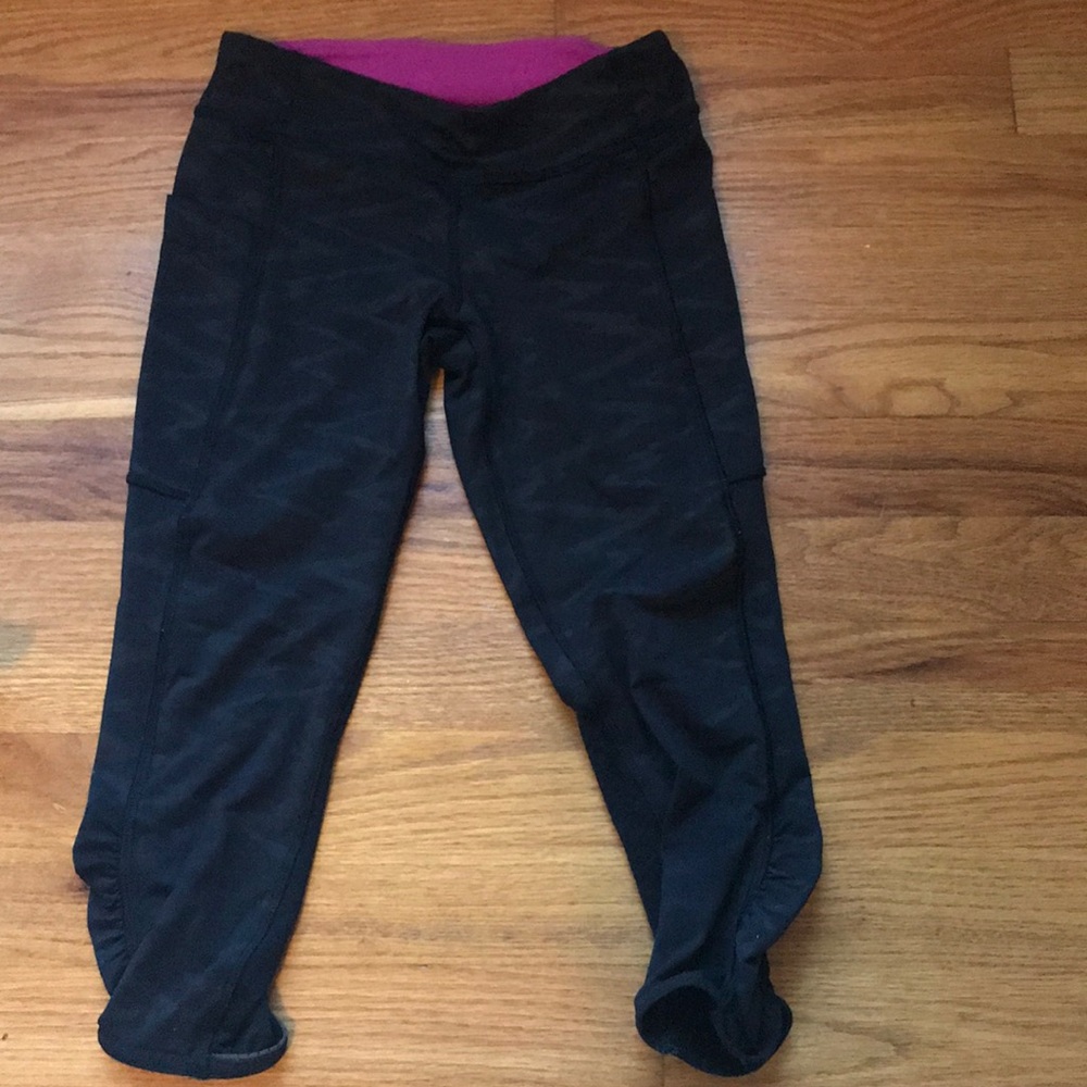 Black cropped leggings